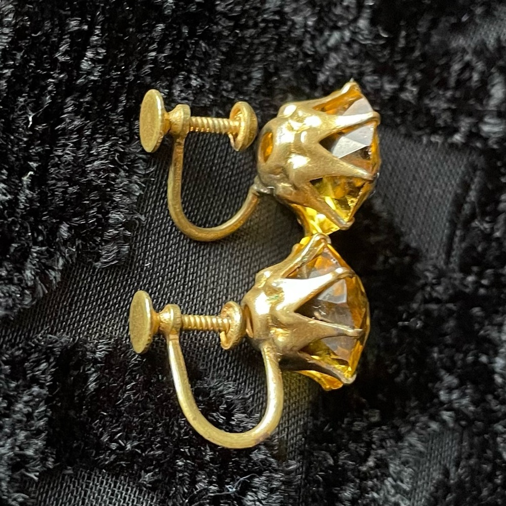 Antique Amber Glass Faceted brass screw back earrings - Picture 5 of 8